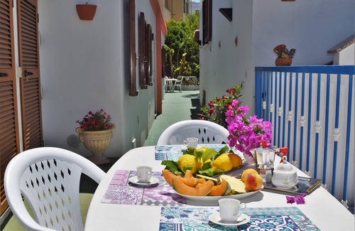 Forio Appartement | Studio flat between the center and the thermal baths.Villetta Lucia Forio