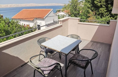 Ribarica Appartement | Garçonnière prés de la plage Ribarica, Karlobag (AS-23603-a)