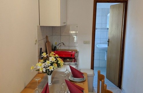 Dobropoljana Appartement | Garçonnière avec le balcon et la vue sur le mer Dobropoljana, Pasman (AS-8198-a)