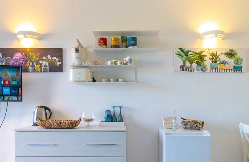 Portisco Appartement | Studio flat with sea view and hydromassage shower