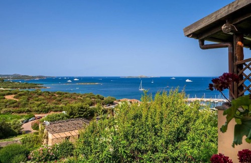 Portisco Appartement | Studio flat with sea view and hydromassage shower