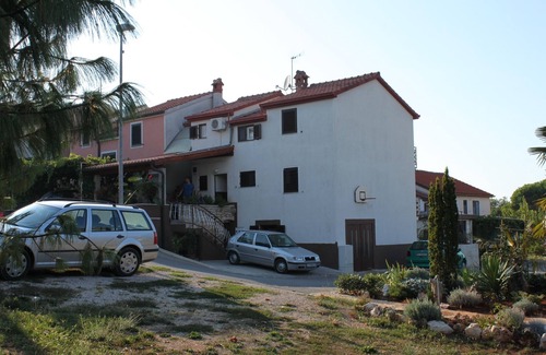 Dajla Appartement | Garçonnière avec la terrasse Dajla, Novigrad (AS-6935-a)