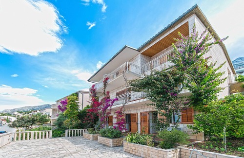 Brela Appartement | Garçonnière avec la terrasse et la vue sur le mer Brela, Makarska (AS-2752-a)