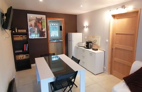 Fronton Appartement | gite de boujac a la campagne