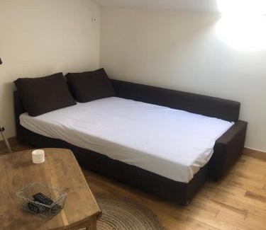 Guecelard Appartement | STUDIO