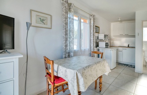 La Salvetat-Saint-Gilles Appartement | Studio 'Gîte Le Colibri' avec Terrasse Privée, Jardin Privé et Wi-Fi