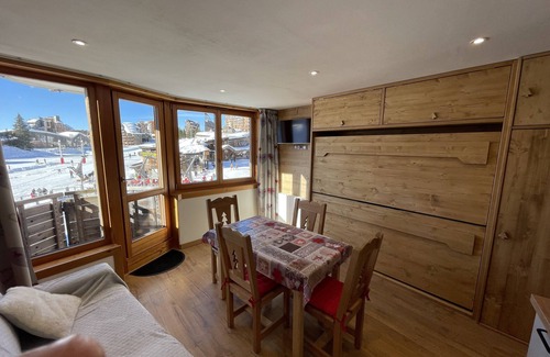 Avoriaz Appartement | studio meublé tourisme 2* centre Avoriaz skis aux pieds 50m village enfants