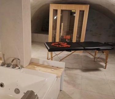 Dallet Appartement | Studio Glamour avec espace balnéo privé