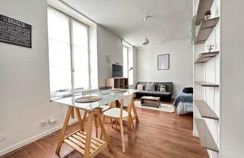 Laon Appartement | Studio Green Velvet