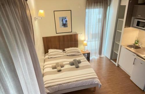 Perrache Appartement | Studio Harmonie Confluence Lyon City et piscine chauffante