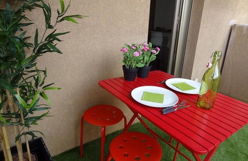 Croix Rousse Appartement | STUDIO "LA HAUT SUR LA COLLINE", idéalement situé à Lyon