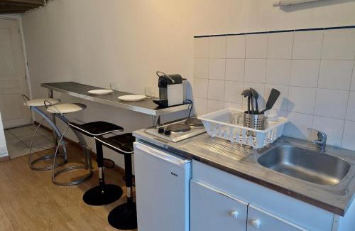 Quartier Chorier-Berriat Appartement | Studio Hyper Centre au Calme, Confort & Équipé