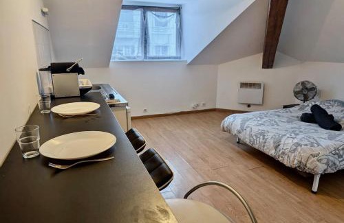 Quartier Chorier-Berriat Appartement | Studio Hyper Centre au Calme, Confort & Équipé