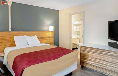 Clinton Appartement | Studio in Clinton, IA+ breakfast and cleaning INCLUDED!