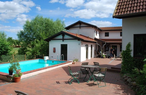 Dargun Appartement | Familienferienwohnung auf urigem Ferienhof