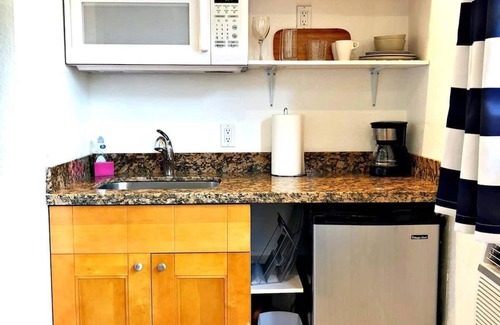 Hendricks and Venice Isles Appartement | Studio in Las Olas Near FL Beach