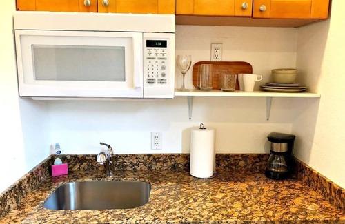 Hendricks and Venice Isles Appartement | Studio in Las Olas Near FL Beach