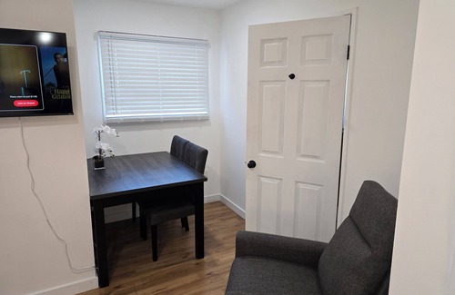 Eastside Appartement | Studio in Long Beach with AC