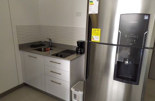 Curridabat Appartement | Studio dans Modern High Rise, AC, Pool, Gym, GREAT Location 6c