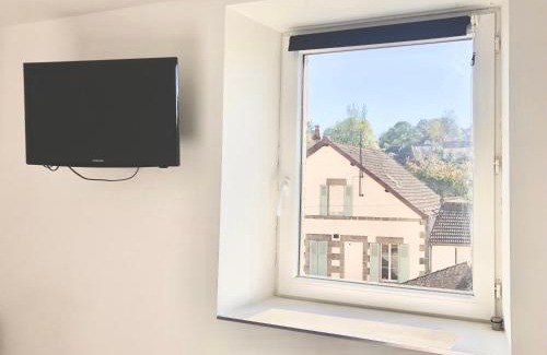 Bourbon-l'Archambault Appartement | Studio indépendant confortable