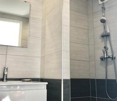 Bourbon-l'Archambault Appartement | Studio indépendant confortable