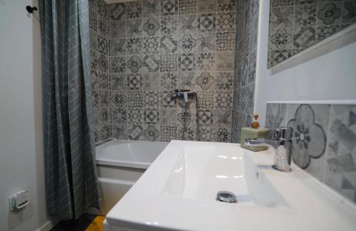 Castelnau-de-Guers Appartement | Studio indépendant a 20min des plages