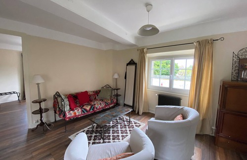 Fleury-en-Biere Maison | Logement Indépendant Dans Maison de Campagne