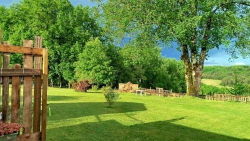 Chateau-l'Eveque Appartement | Studio indépendant au calme