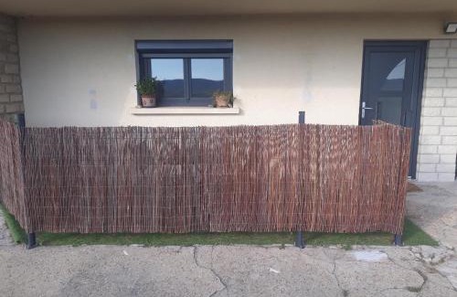 Laudun Appartement | Studio indépendant avec terrasse exposée sud
