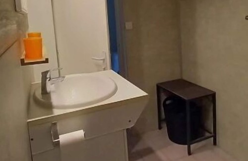 La Ferriere Maison | Studio Indépendant Dans une Maison Avec Piscine, un Grand Parc et son Étang