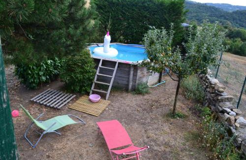 Egliseneuve-pres-Billom Lit Et Petit-Déjeuner | studio indépendant dans maison à la campagne