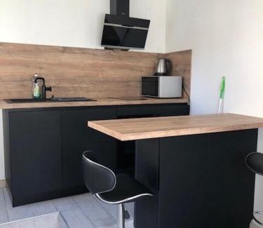 Notre-Dame-Limite Appartement | Studio independant pour couple