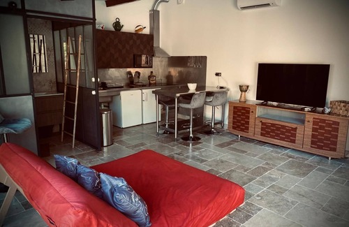 Sussargues Lit Et Petit-Déjeuner | Studio insolite gîtes chez l'habitant.