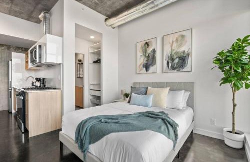 Connaught Appartement | Studio Just Steps from Stampede Park, Luxury Living