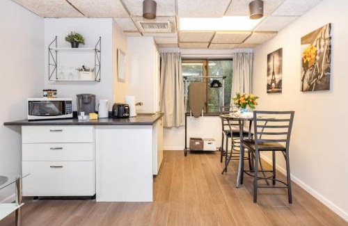 Centretown West Appartement | Studio King Bed Apartment - Close to Chinatown
