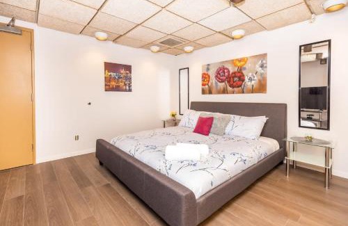 Centretown West Appartement | Studio King Bed Apartment - Close to Chinatown