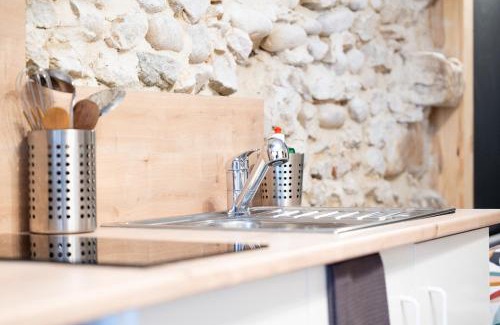 Saint-Antoine-l'Abbaye Appartement | Studio L'Échappée du Chapeau Rouge