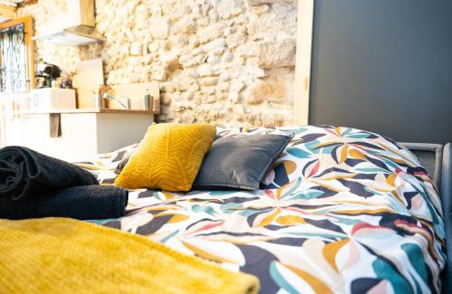 Saint-Antoine-l'Abbaye Appartement | Studio L'Échappée du Chapeau Rouge