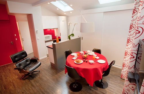 Menthon-Saint-Bernard Appartement | Studio La Savoyarde 4 étoiles Vision Luxe pour 2 personnes Annecy