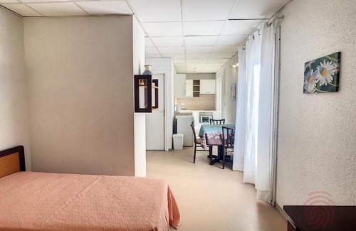 Lamalou-les-Bains Appartement | Studio Lamalou-les-Bains, 1 pièce, 2 personnes - FR-1-451-64