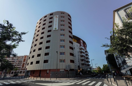 Clemenceau Appartement | Studio Lumineux et Abordable avec Balcon + Parking
