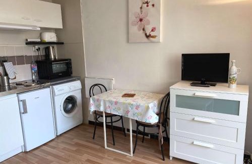 Balaruc-les-Bains Appartement | Studio lumineux avec balcon exposé sud, tout équipé et classé 2 étoiles. - FR-1-553-139