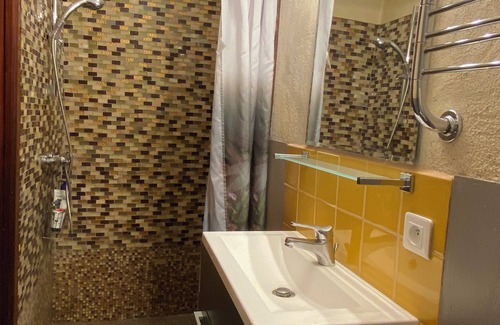 Meze Appartement | Grand et Beau studio à Meze a 100m des Plages et du port