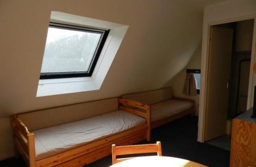 Le Pleynet Appartement | Studio mansardé au pied des pistes, balcon, ski-in/ski-out, 50m ESF et commerces - FR-1-557A-29