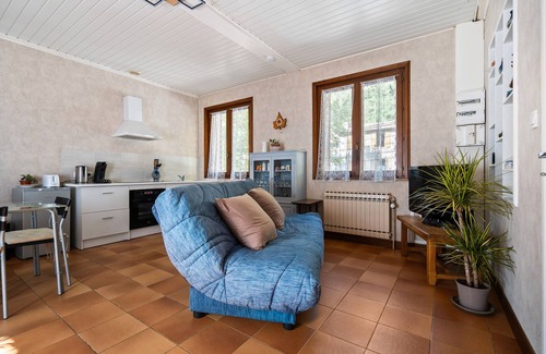Vienne Appartement | Studio 'Maupas' with Shared Terrace and Wi-Fi