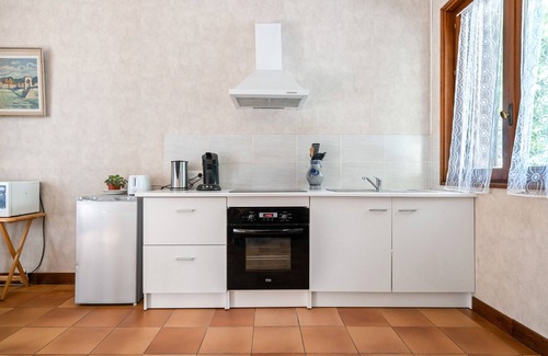 Vienne Appartement | Studio 'Maupas' with Shared Terrace and Wi-Fi