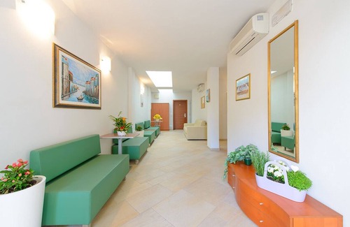 Viserbella Appartement | Studio, max 2 places, pas de balcon, à 20 mètres de la mer, à Viserba,