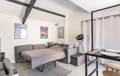 Donges Maison | Studio moderne avec charme et accès propre