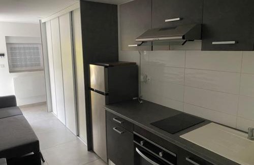 Freistroff Appartement | Studio moderne entièrement rénové.