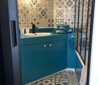 Romans-sur-Isere Appartement | Studio Moderne, Terrasse et Parking
